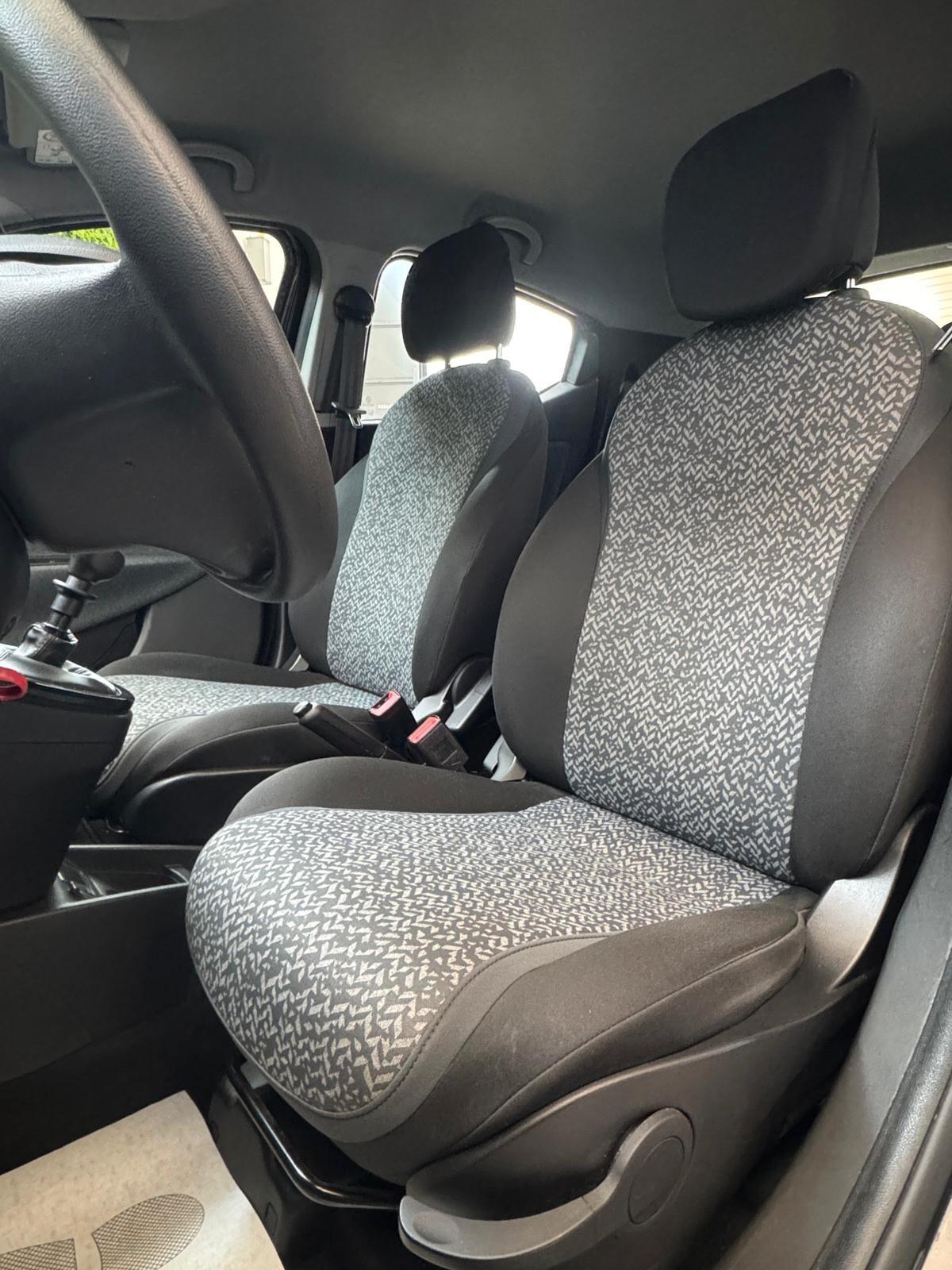 Lancia Ypsilon 1.0 FireFly 5 porte S&S Hybrid Ecochic Silver