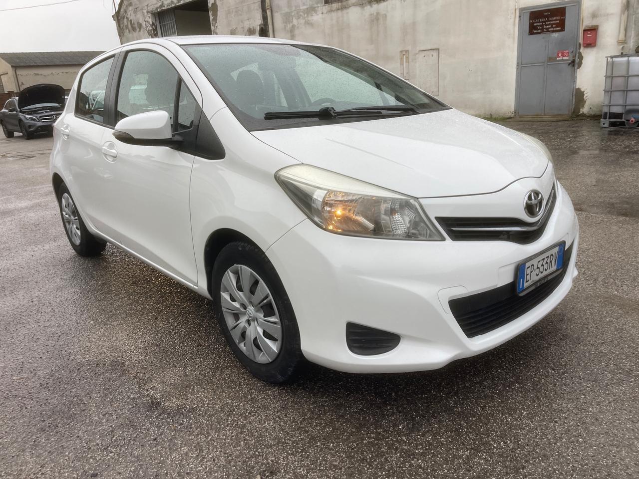 Toyota Yaris 1.0 5 porte Lounge
