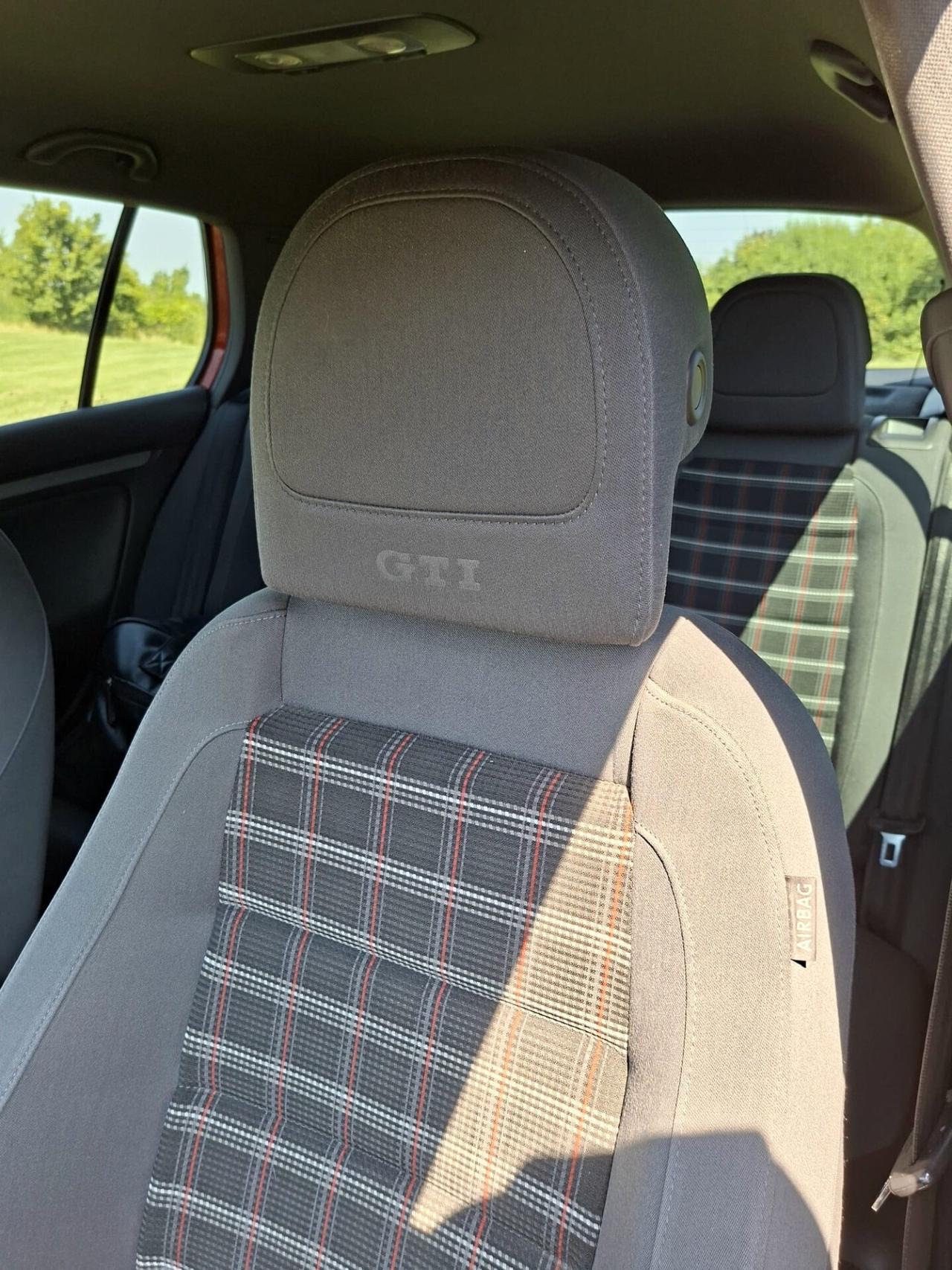 Volkswagen Golf GTI 2.0 16V TFSI 5p. MAN. TORNADO RED ASI