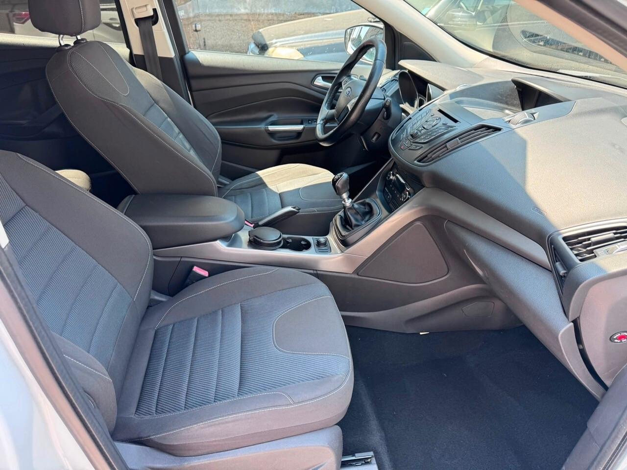 Ford Kuga 2.0 TDCI 140 CV 2WD Titanium