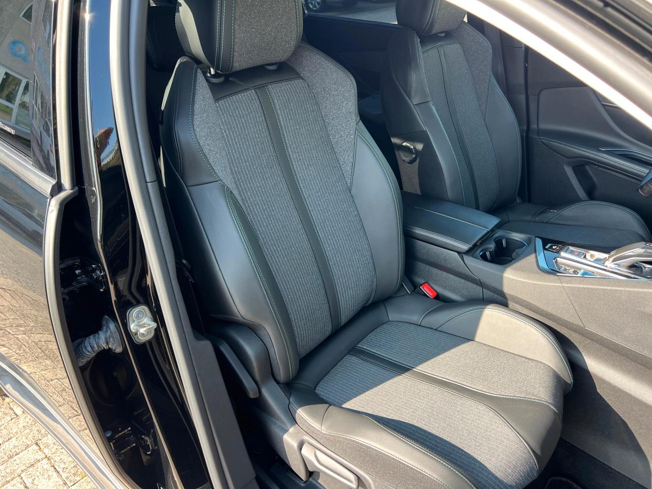 Peugeot 5008 BlueHDi 130 CAMBIO AUTOMATICO