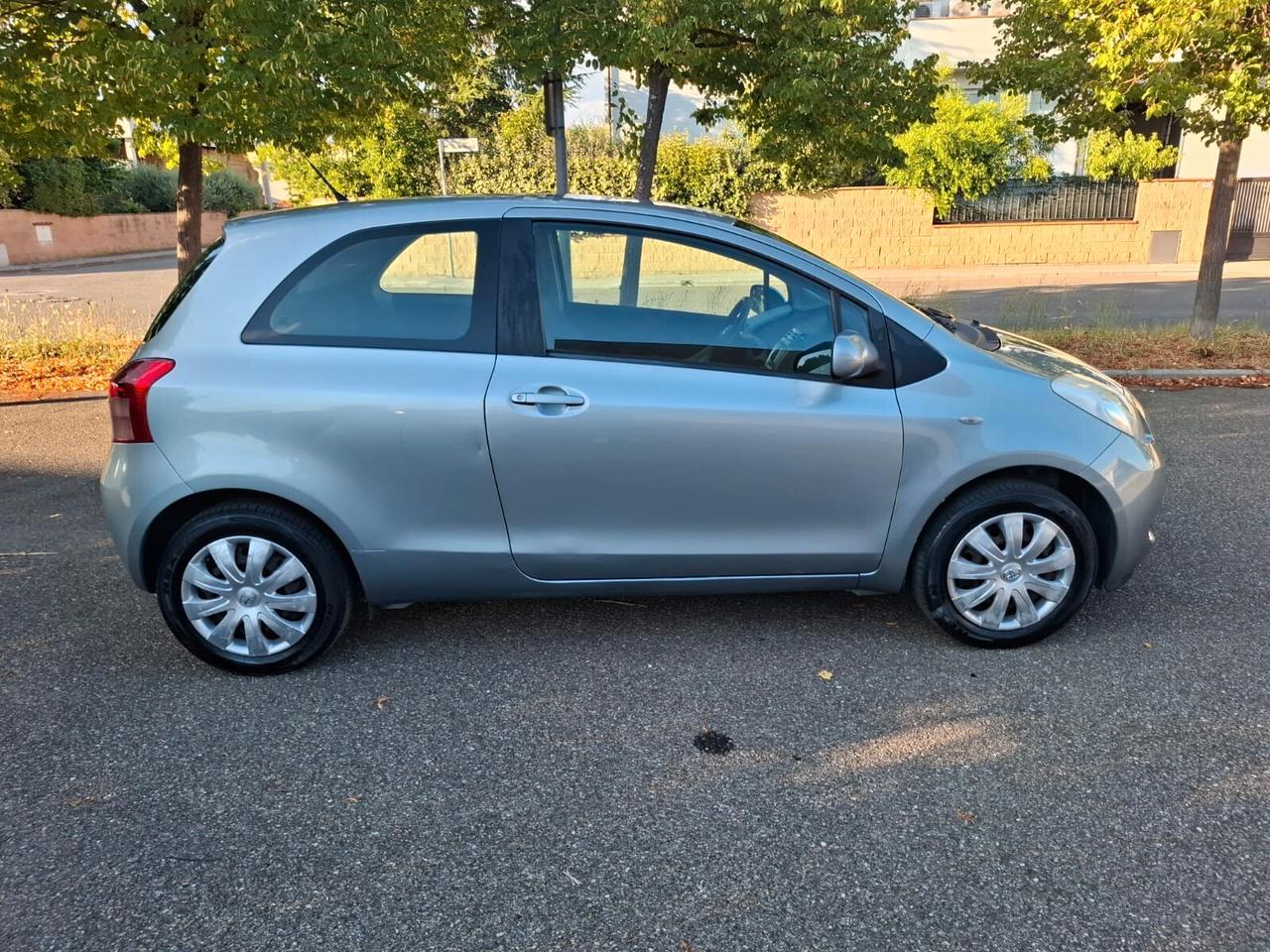 Toyota Yaris 1.0 3 porte 09 SOLO 116.000 KM Navigatore