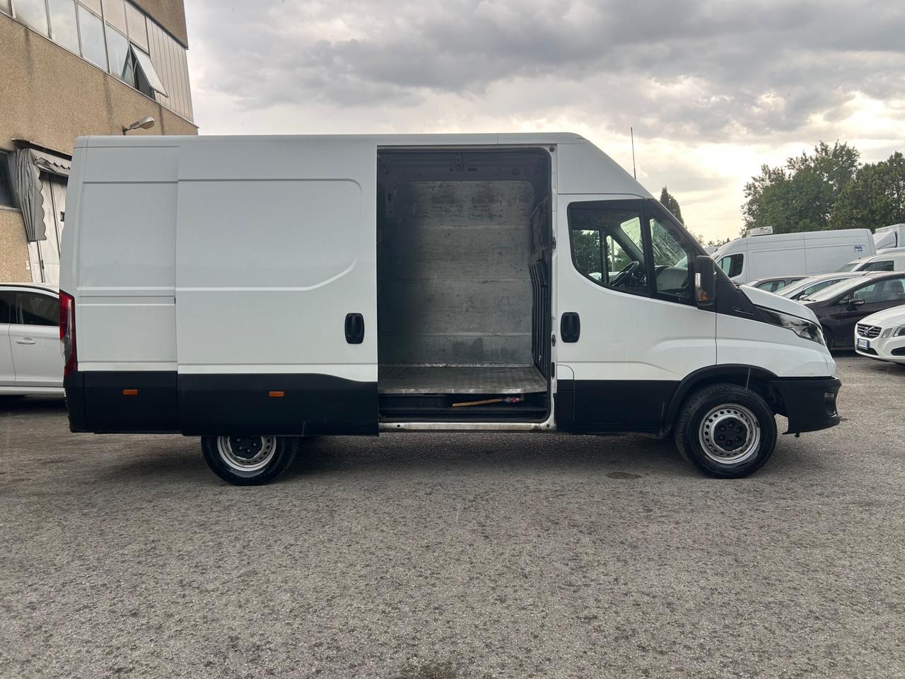 Iveco Daily 35S14V 2.3 Diesel 2021