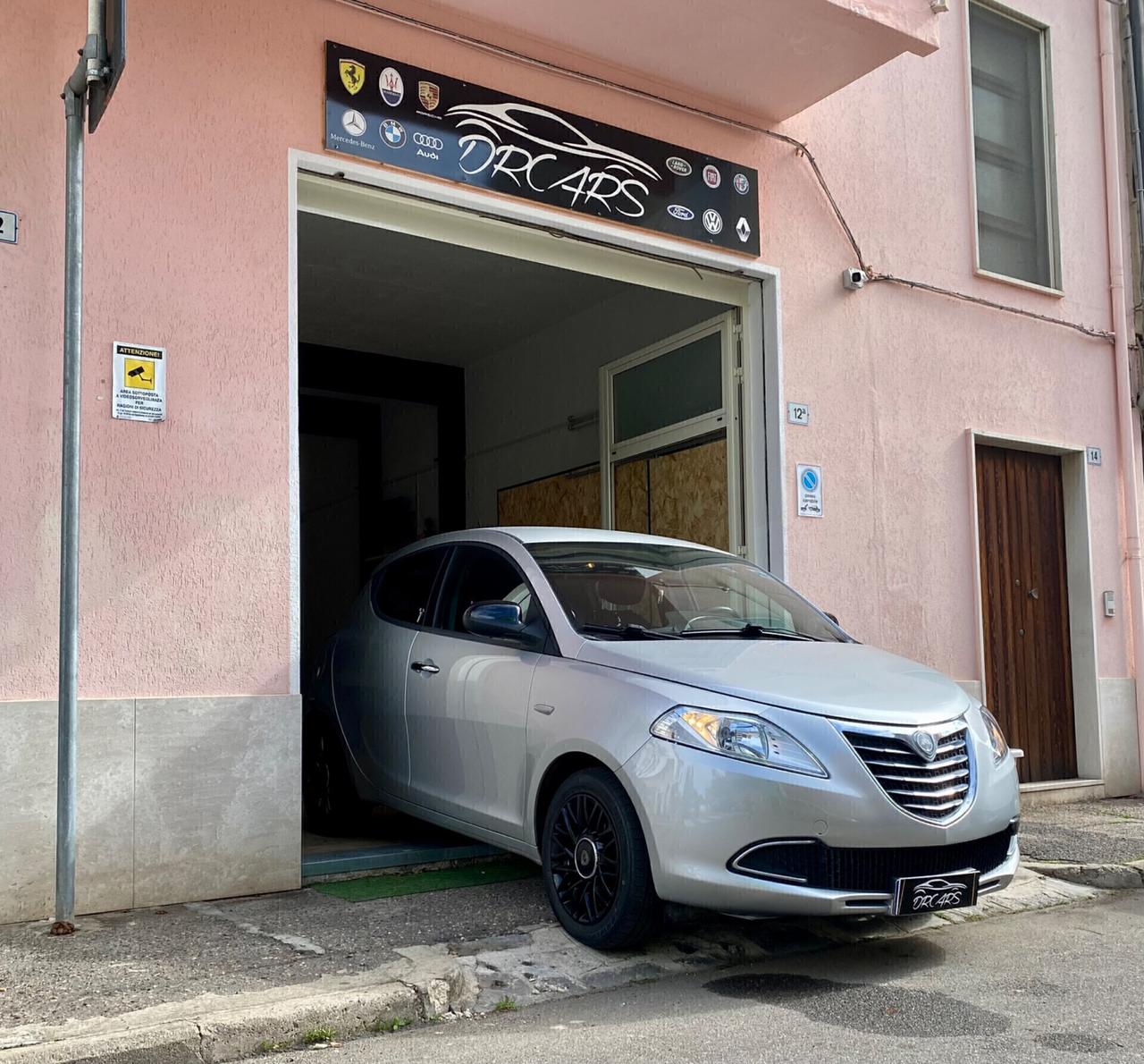 Lancia Ypsilon 1.2 69 CV 5 porte S&S Silver
