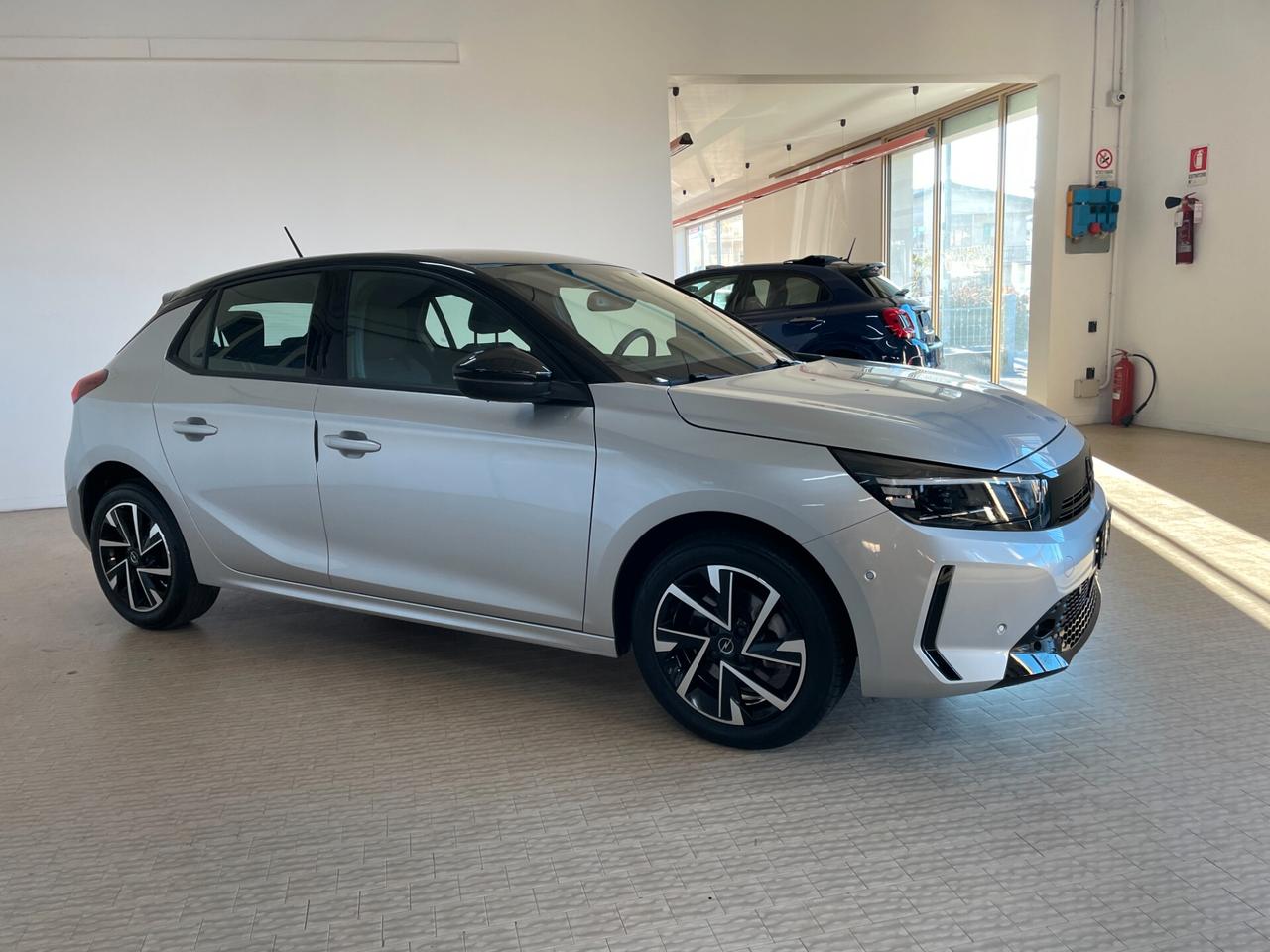 Opel Corsa 1.2 100 CV GS 2025 Bicolor Neopatentati