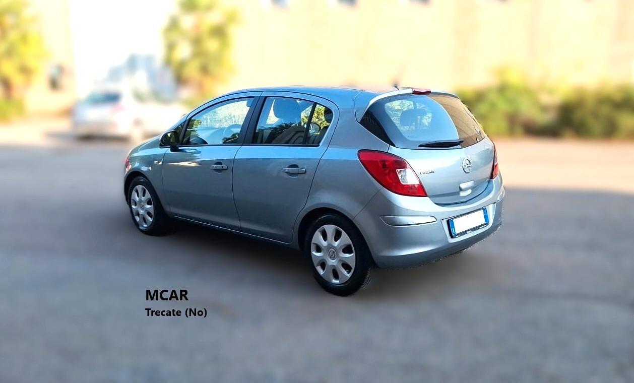 Opel Corsa 1.2 5 porte Cosmo