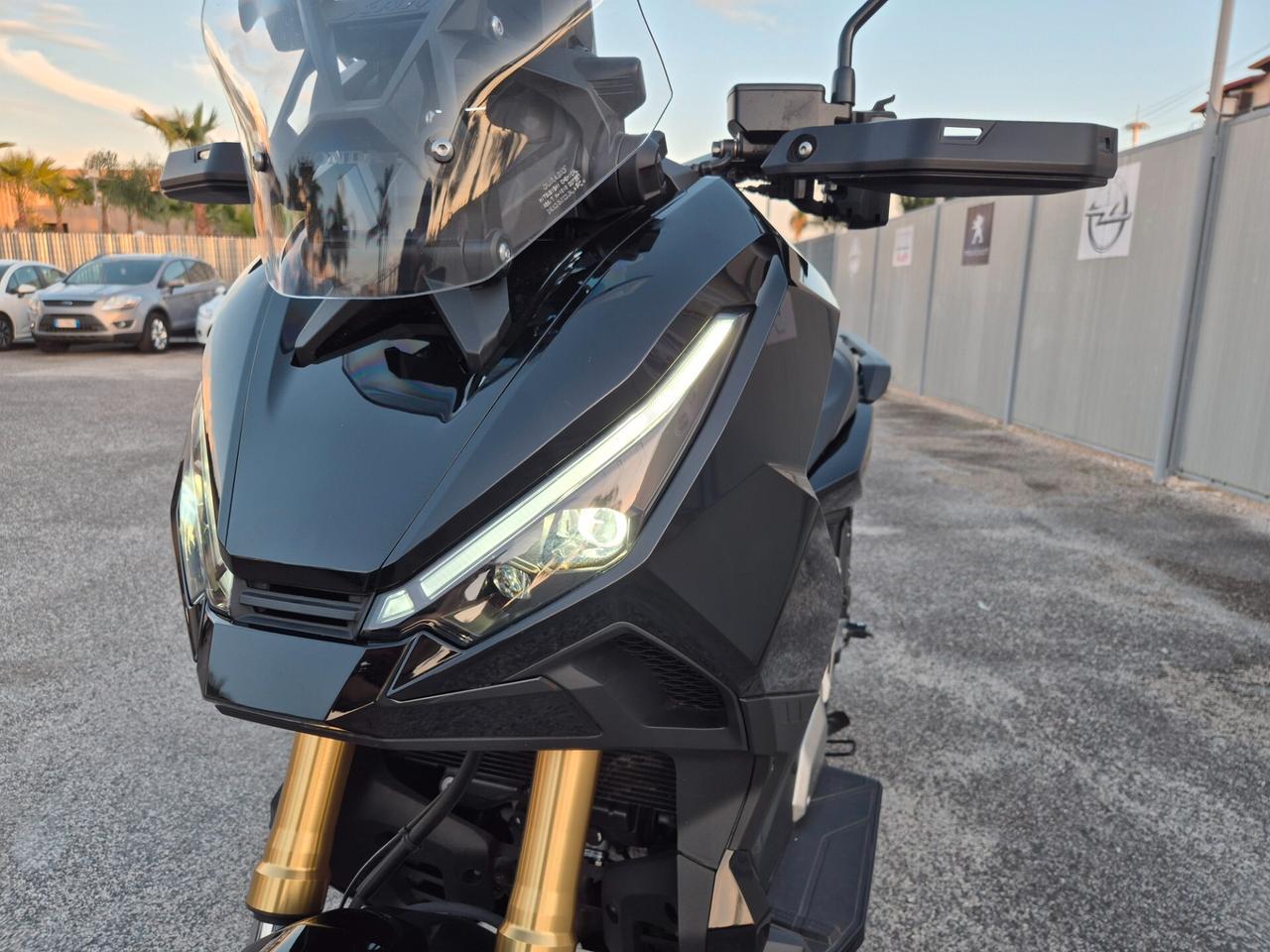 Honda X-ADV 750 RESTAYLING 2025 NUOVO