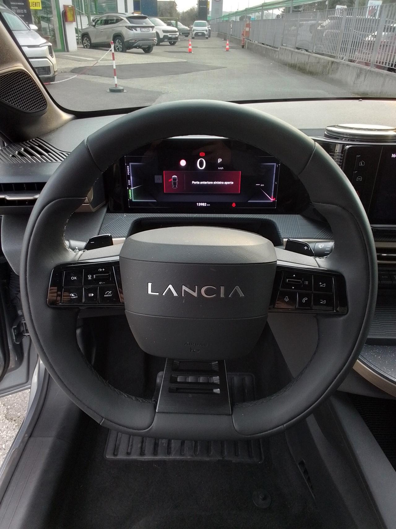 Lancia Ypsilon Hybrid e-DCT LX