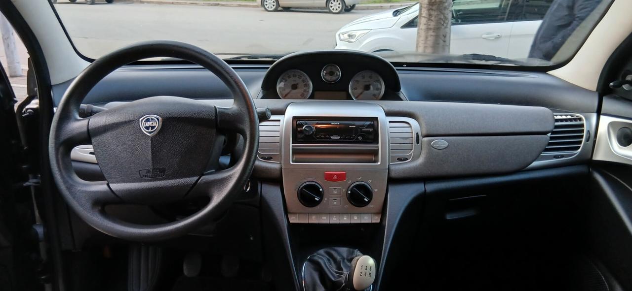 LANCIA YPSILON 1.2 PARI AL NUOVO