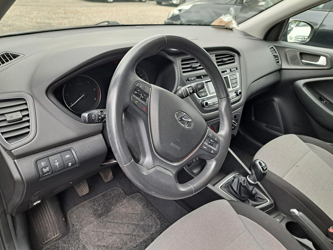 Hyundai i20 1.1 CRDi 12V 5 porte Comfort-NEOPATENTATI EURO 6