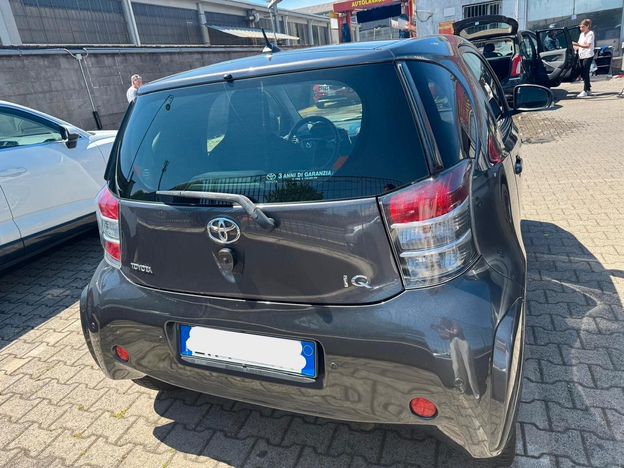 TOYOTA IQ
