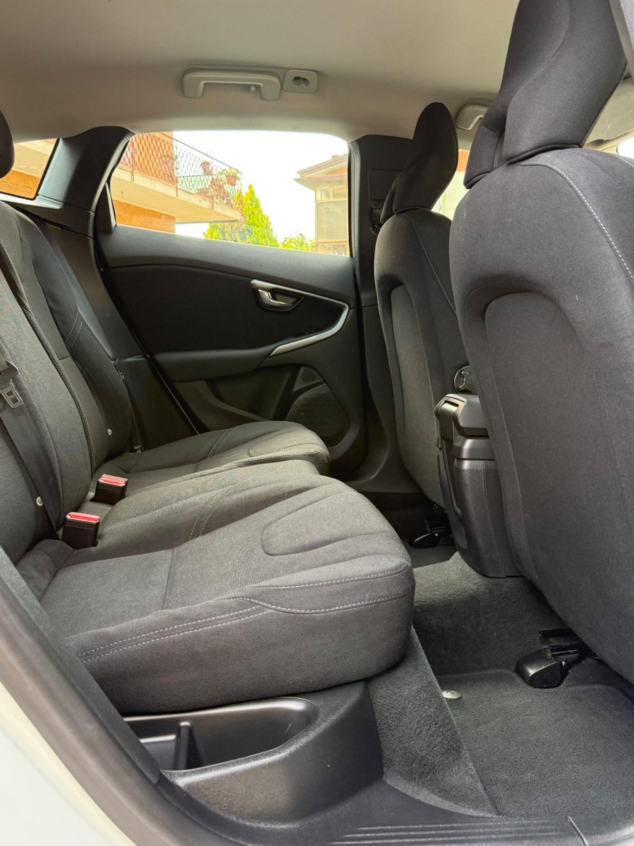 Volvo V40 D2 1.6 Summum