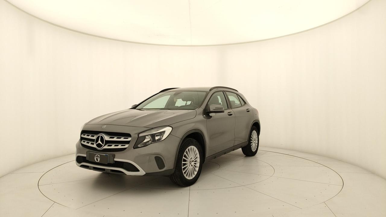 Mercedes-Benz GLA-X156 2017 GLA 200 d Executive