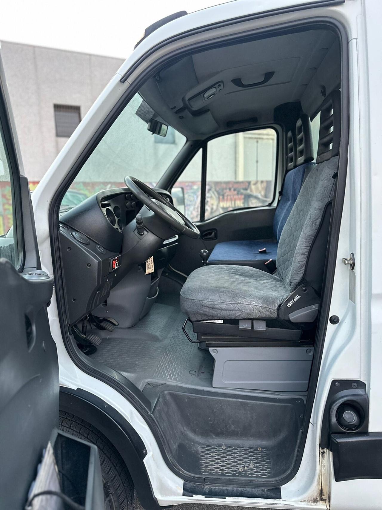 Iveco Daily modello 35c17 con cassone