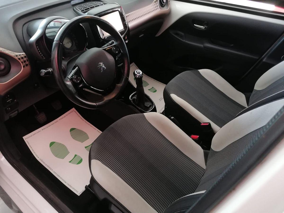 PEUGEOT - 108 - PureTech 82 5p. Allure TOP!
