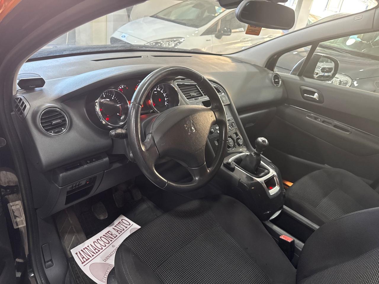 Peugeot 5008 1.6 hdi 2012 7 posti nuova