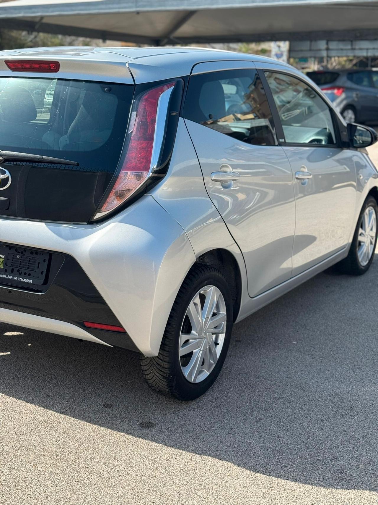 Toyota Aygo 1.0 VVT-i 69 CV 5 porte x-pure