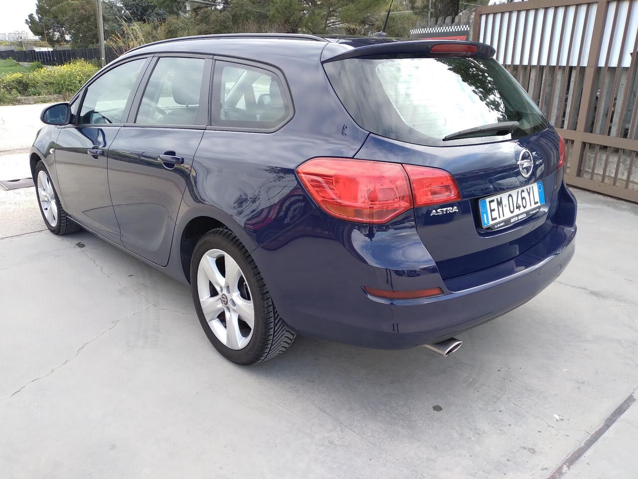Opel Astra 1.4 Turbo 140CV Sports Tourer GPL Tech Cosmo