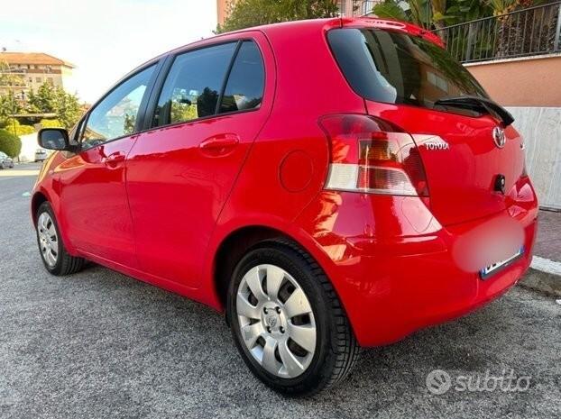 Toyota Yaris 1.0 5 ideale per neo patentati