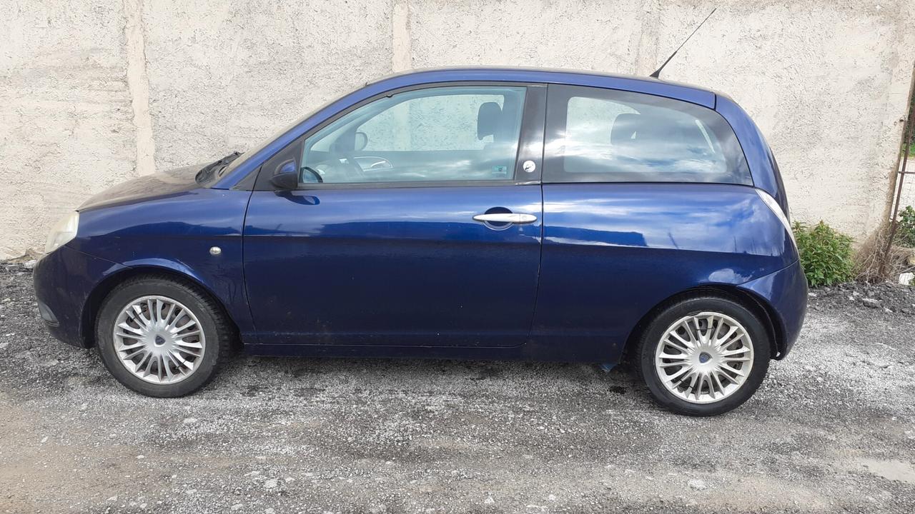Lancia Ypsilon 1.4 Argento Ecochic GPL