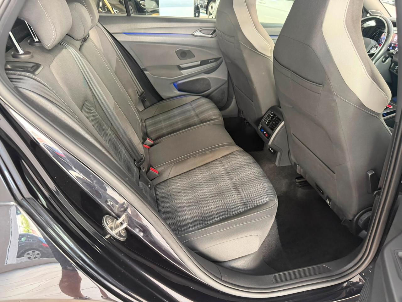 Volkswagen Golf 2.0 TDI DSG GTD
