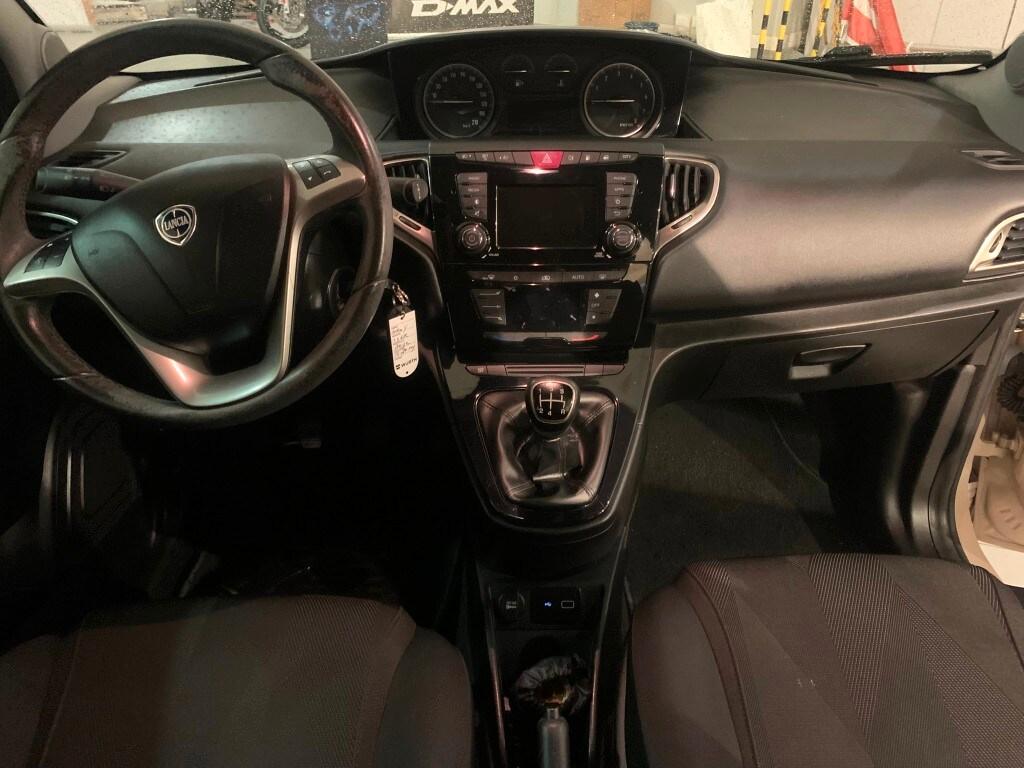 LANCIA Ypsilon 3ª serie Ypsilon 1.2 69 CV 5 po...