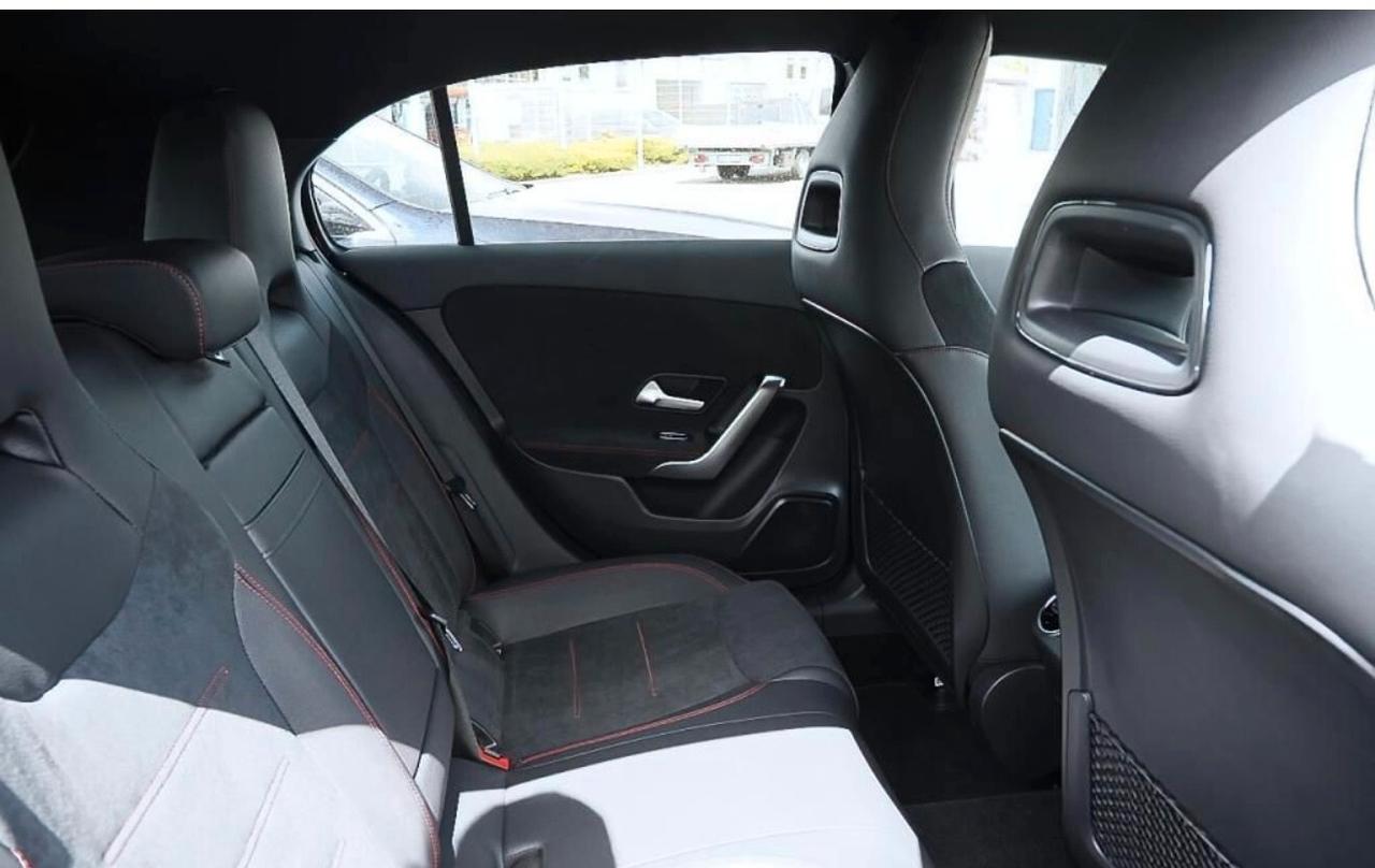 Mercedes-benz A 180d Automatic Premium AMG Line