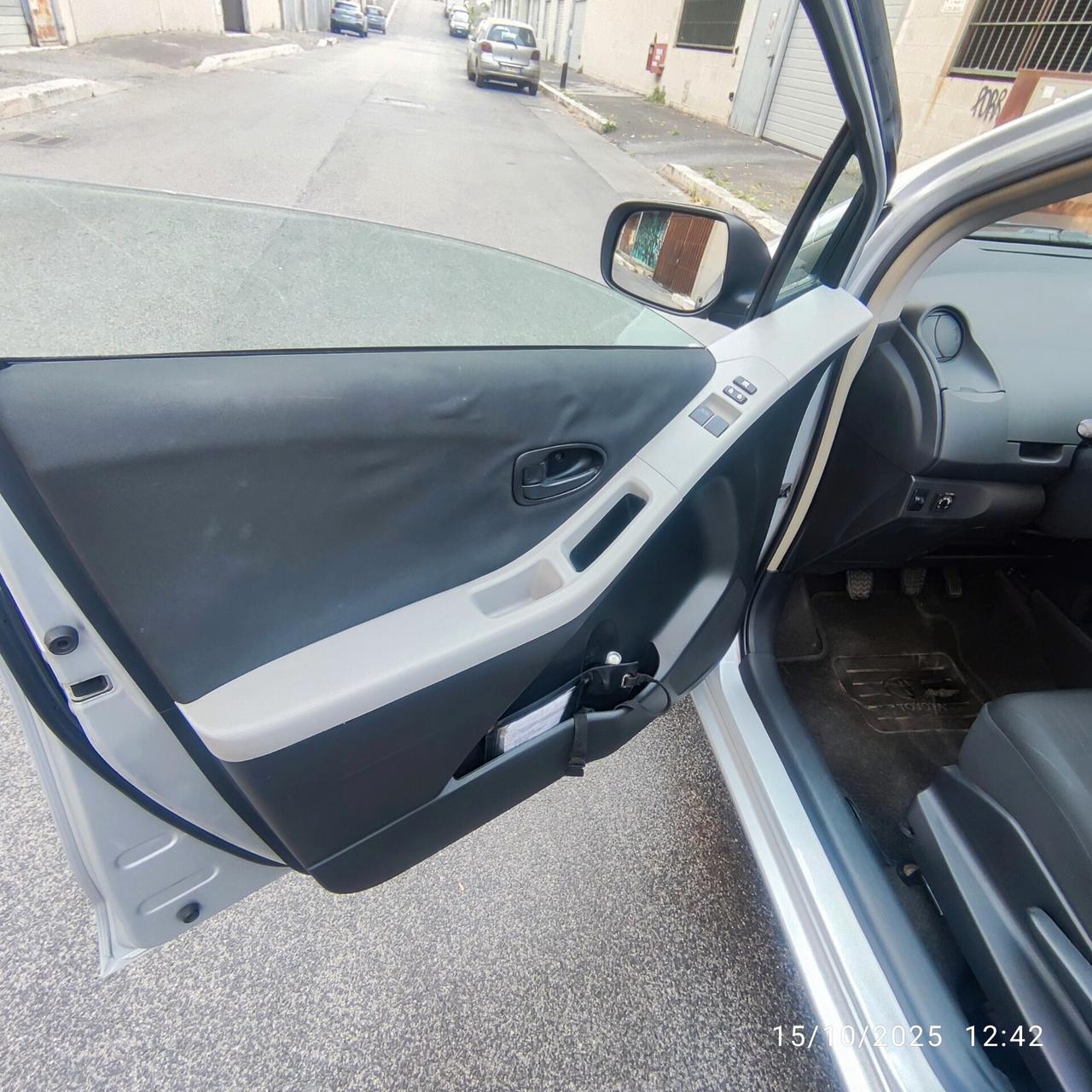 Toyota Yaris 1.0 5 porte Now cn gpl