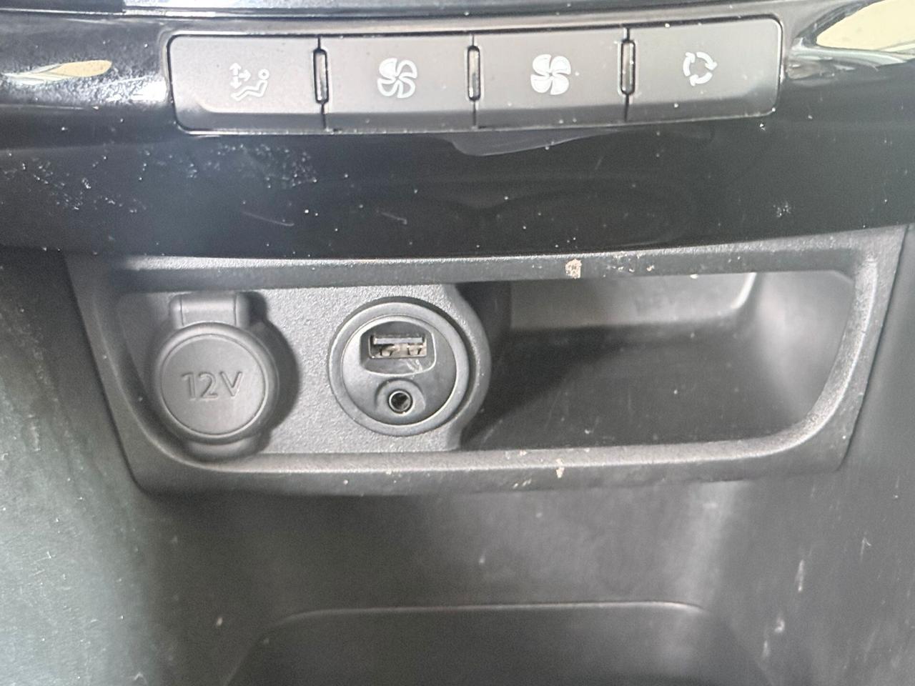 Peugeot 2008 BlueHDi 100 Black Matt