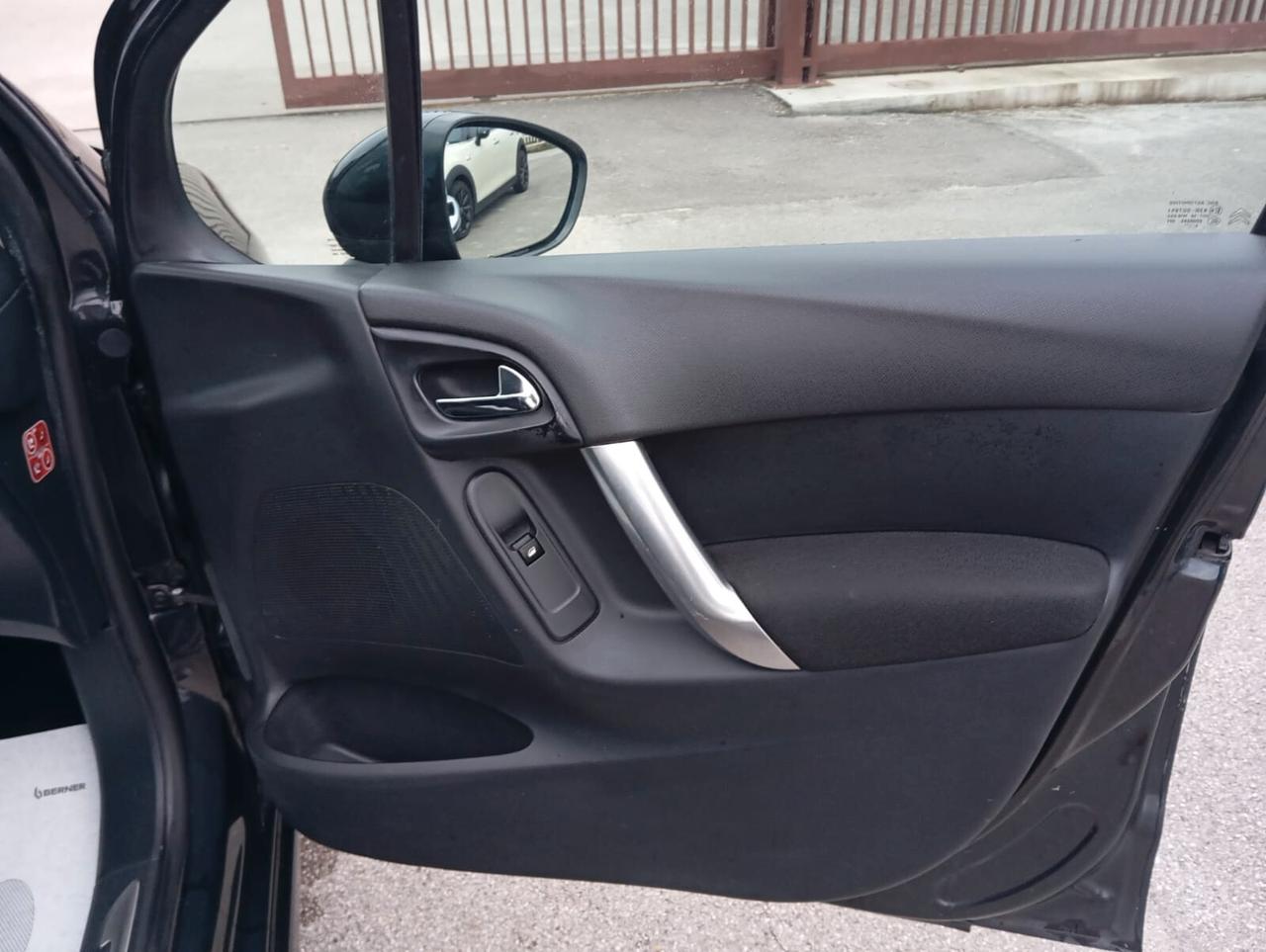 C3 1.6 e-HDi 110 airdream Exclusive