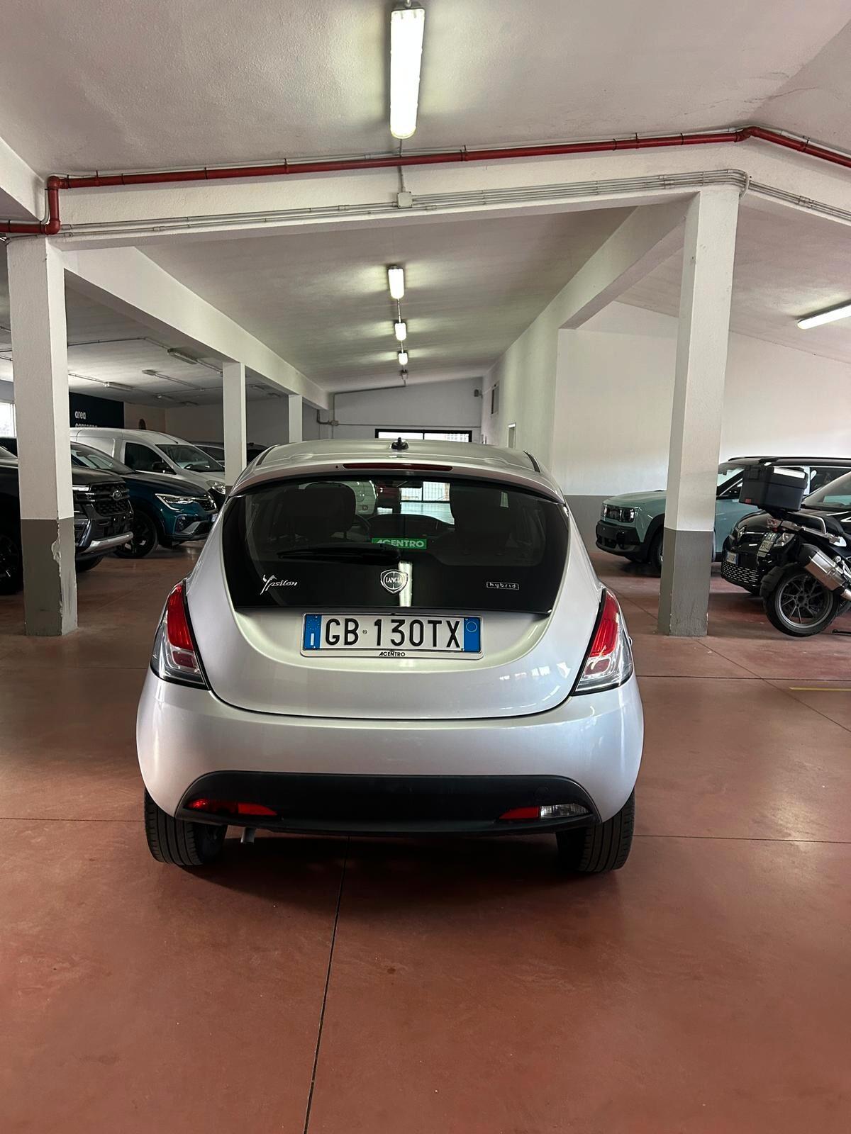 Lancia Ypsilon 1.0 FireFly 5 porte S&S Hybrid Ecochic Gold