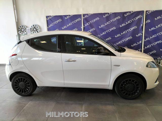 LANCIA Ypsilon 1.2 69 CV 5 porte GPL Ecochic Silver