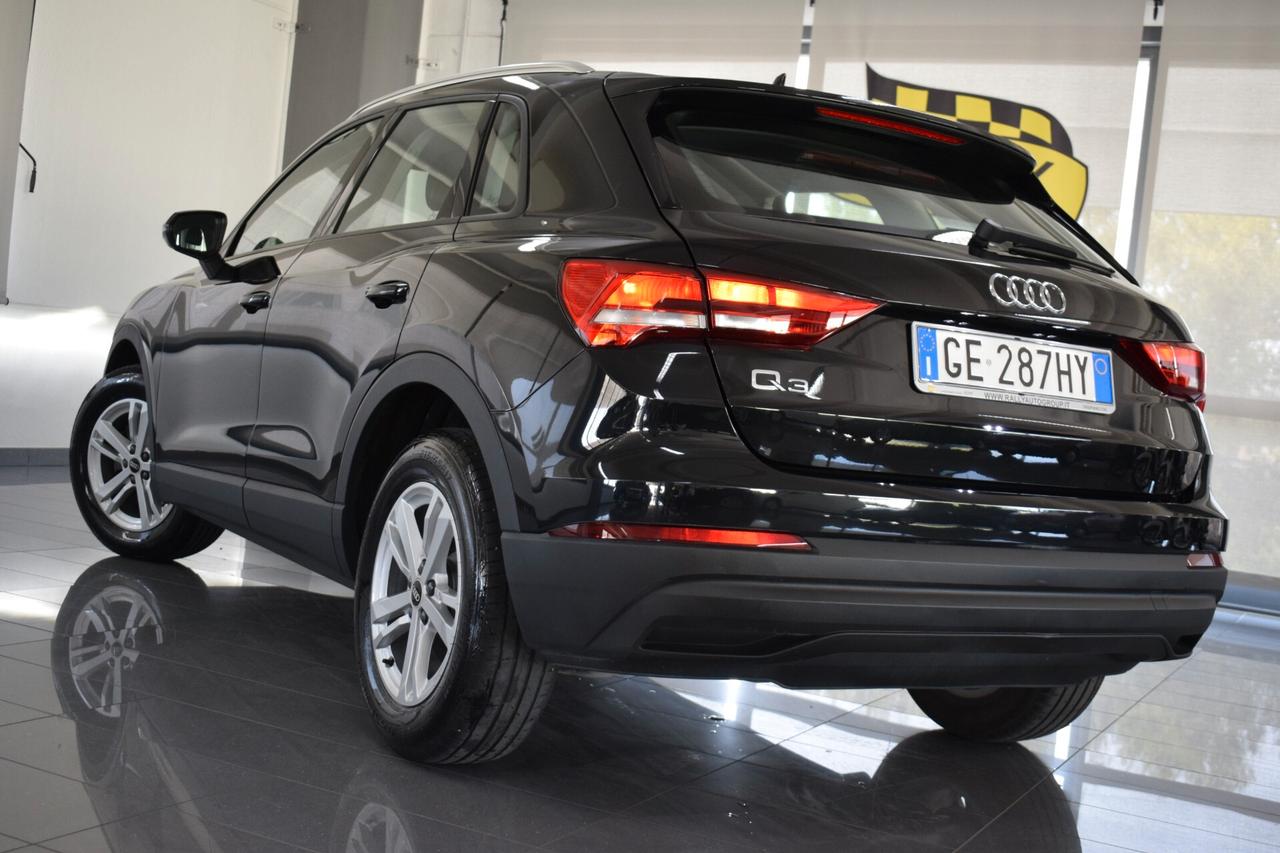 Audi Q3 35 TFSI Business