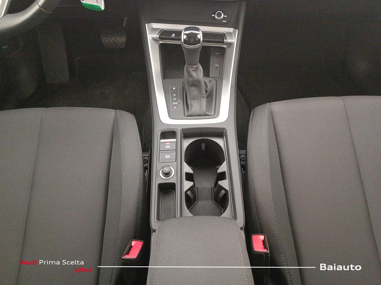Audi Q3 35 2.0 tdi business advanced s tronic
