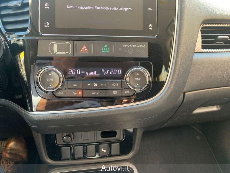 Mitsubishi Outlander 2.2 DI-D 4WD Instyle Plus SDA 7p.