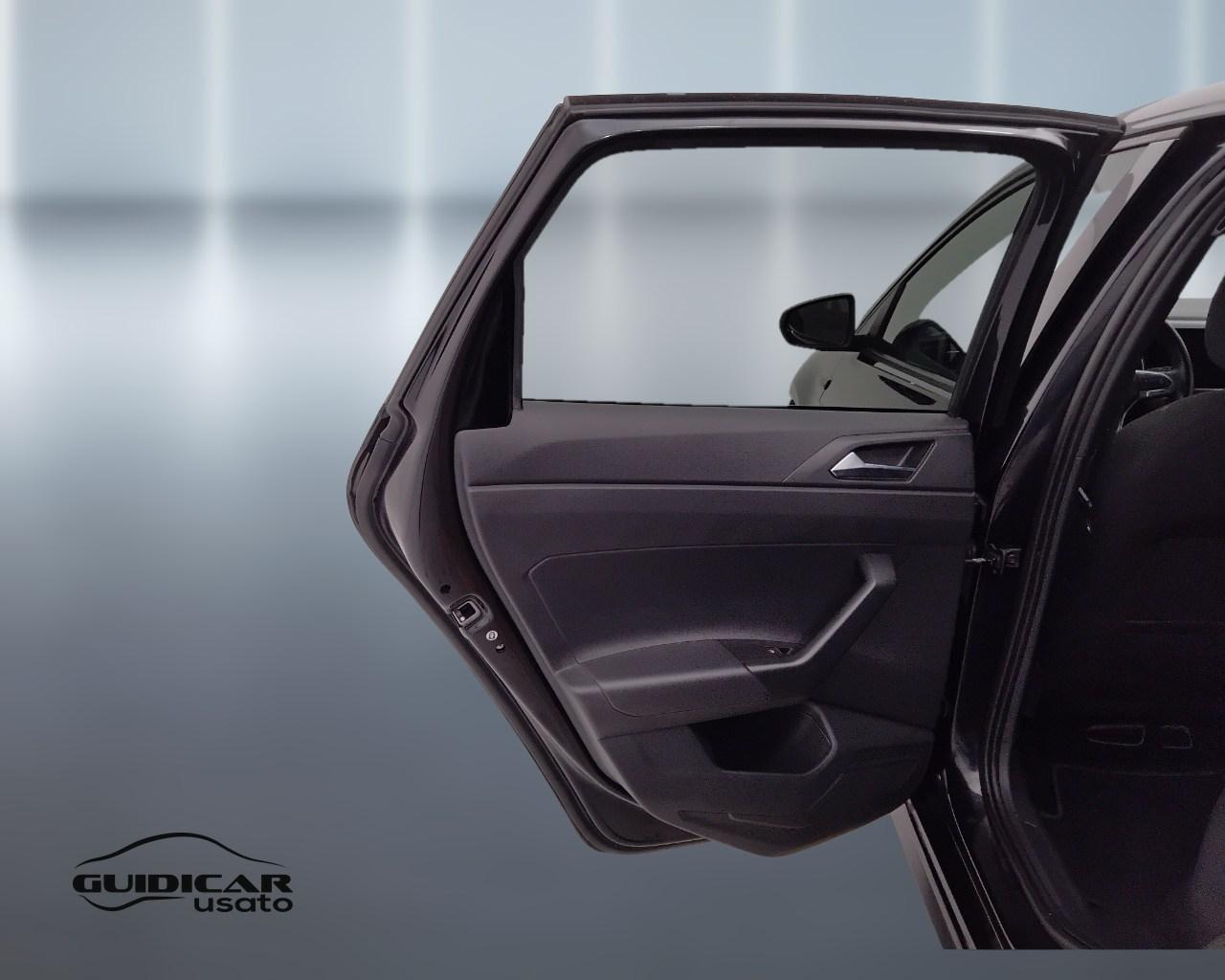VOLKSWAGEN Polo VI 2022 - Polo 1.0 tsi R-Line 95cv