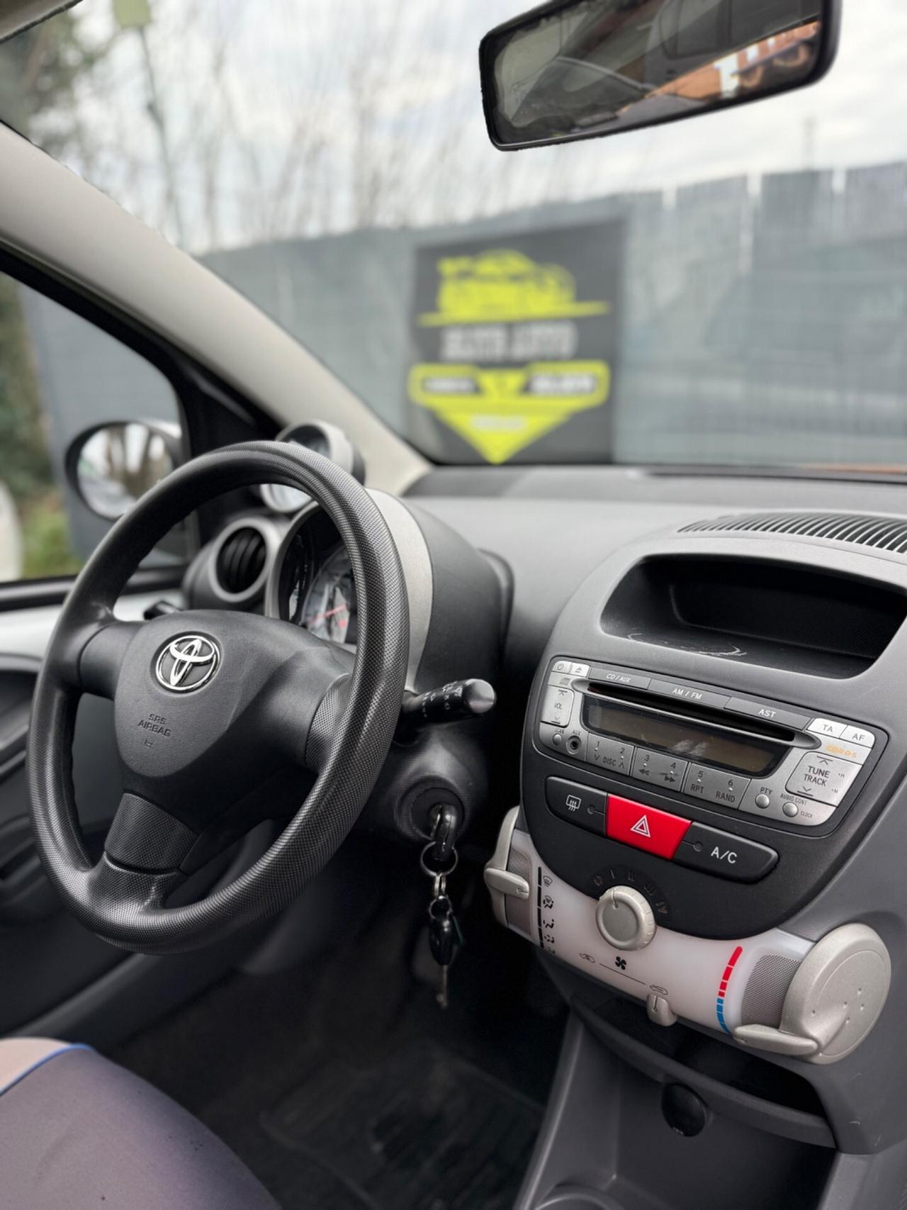 Toyota AYGO 1.0 BENZINA 5 PORTE UNICOPROPRIETARIO