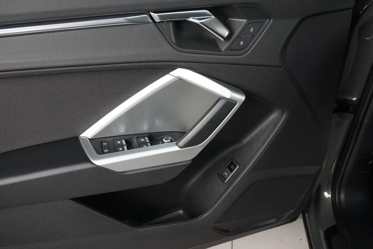 Audi Q3 40 TFSI quattro S tronic Business Advanced