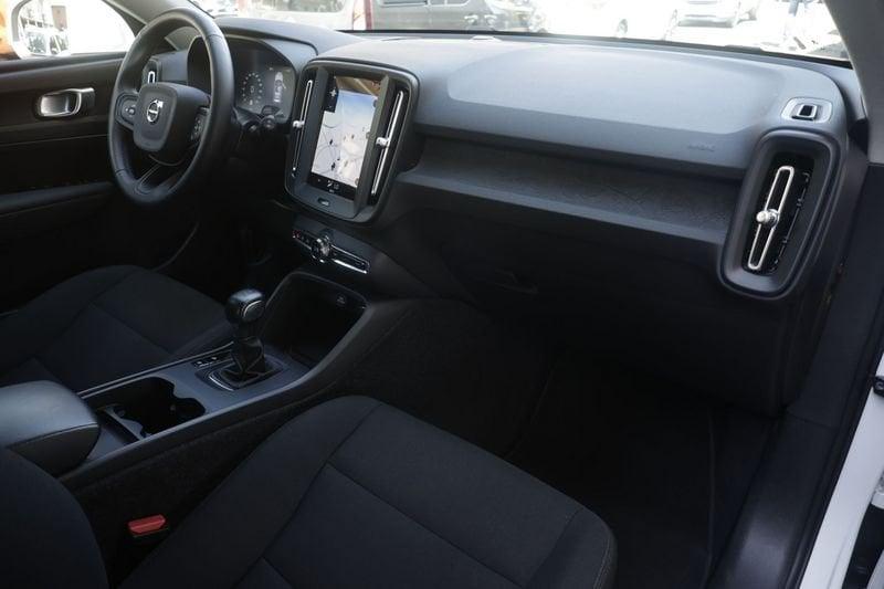 Volvo XC40 Volvo XC40 T2 Momentum Essential 95KW ANNO 2022