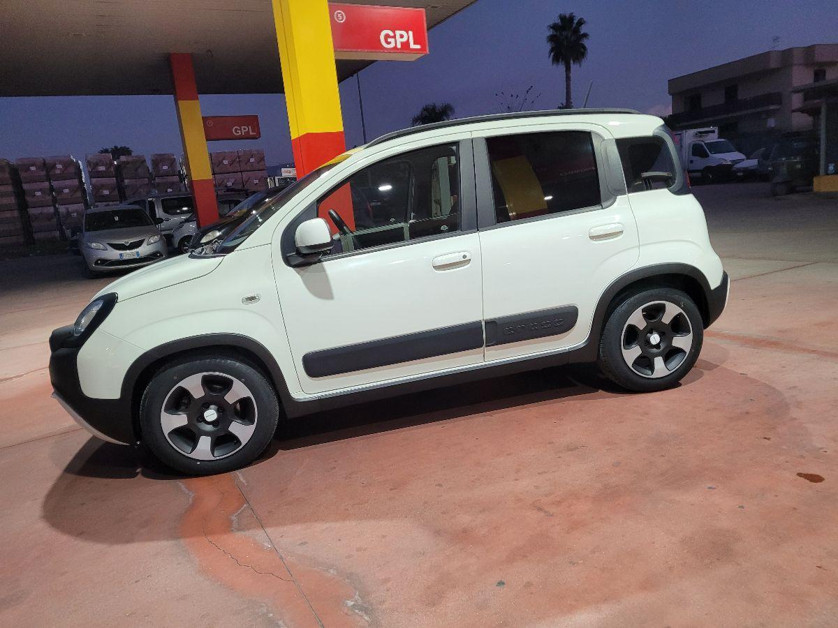 FIAT - Panda - 1.0 FireFly S&S Hybrid City Cross