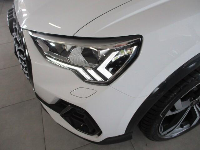 Audi Q3 SPB 35 TDI S tronic Identity Black