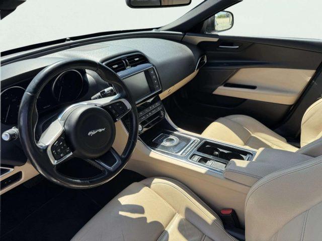 JAGUAR XE 2.0 D PURE AUTOMATICA