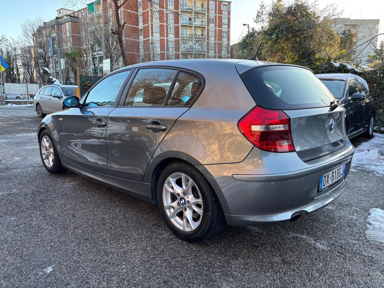 Bmw 118 118d serie 1 attiva 5 porte