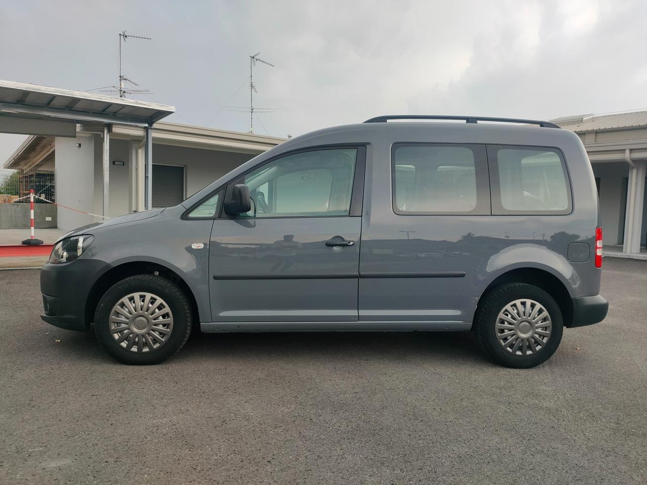 Volkswagen Caddy 1.6 TDI 75 CV 5posti. Trendline autocarro cinghia sostituita