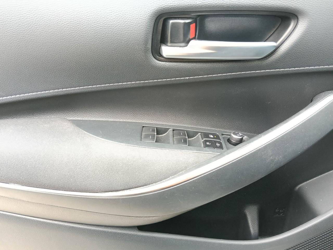Toyota Corolla Touring Sports 1.8 Hybrid Business