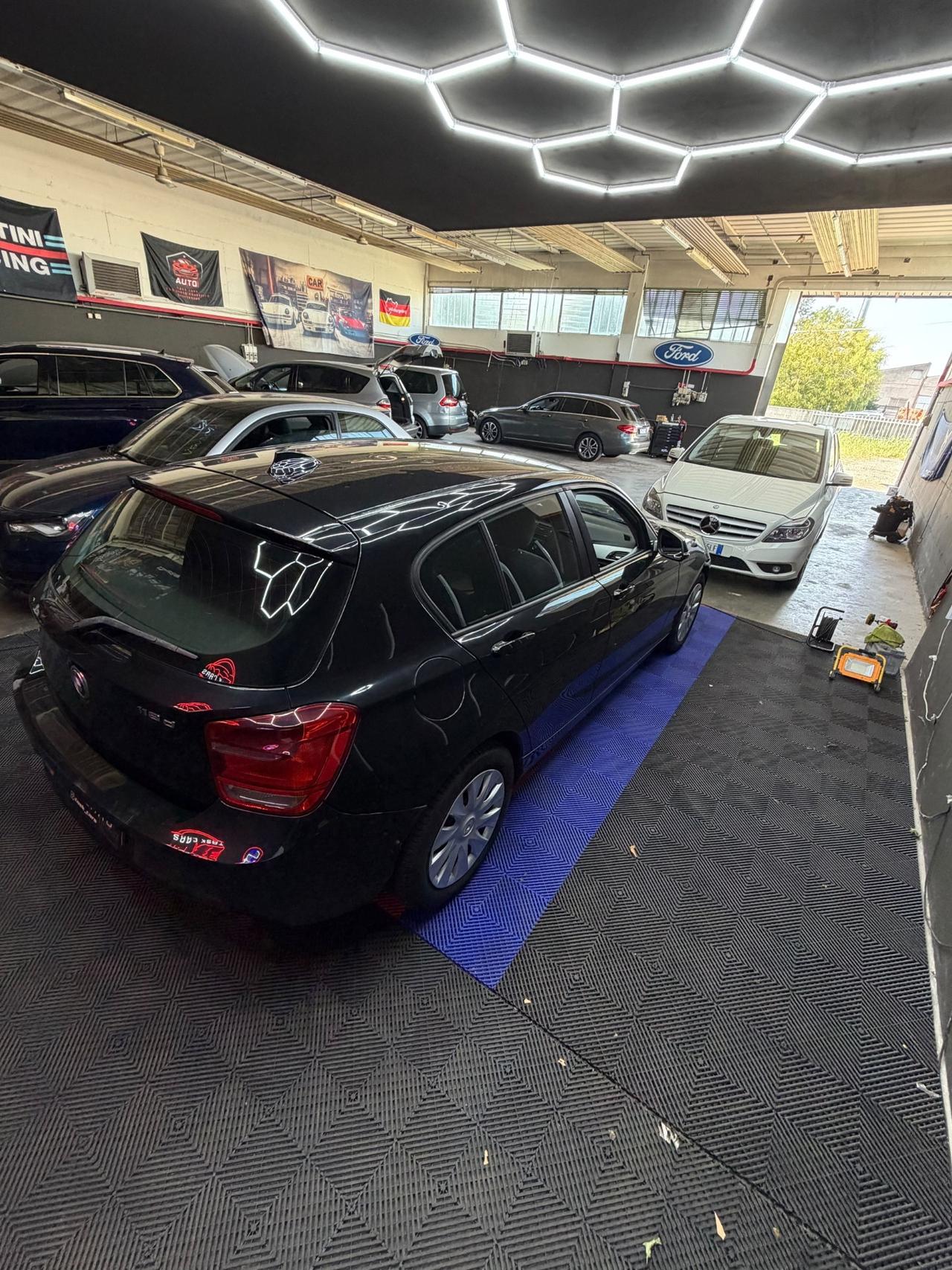 Bmw 118 118d 5p. Urban