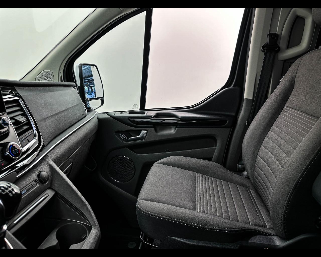 FORD Tourneo Custom 1ª s - Tourneo Custom 320 2.0 EcoBlue 130CV MHEV PC Titanium