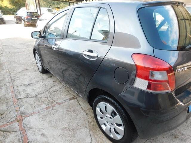 Toyota Yaris 1.4 D-4D DPF 5 p Sol