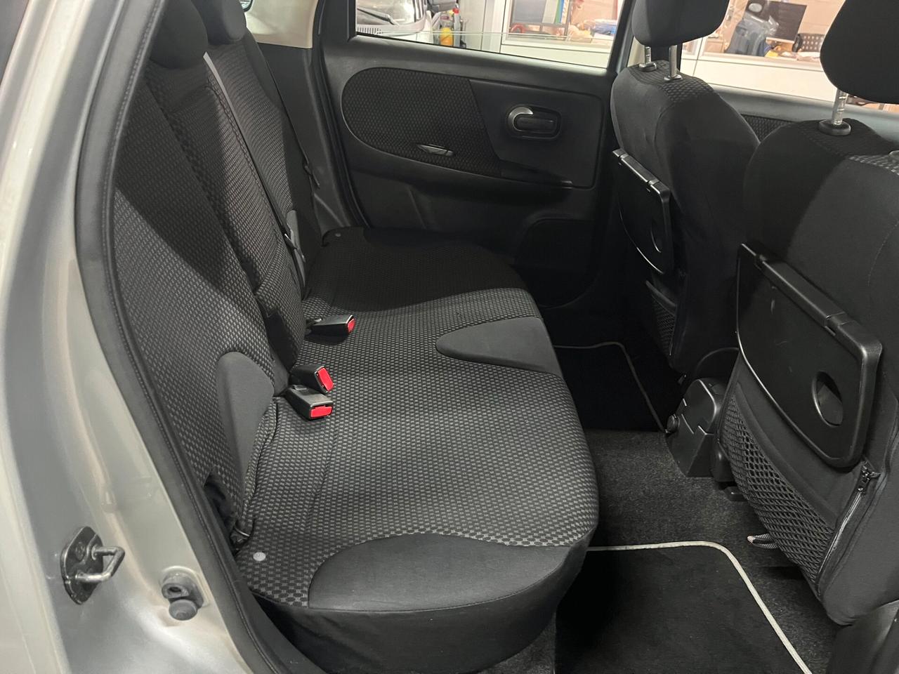 Nissan Note 1.4 tenuta bene