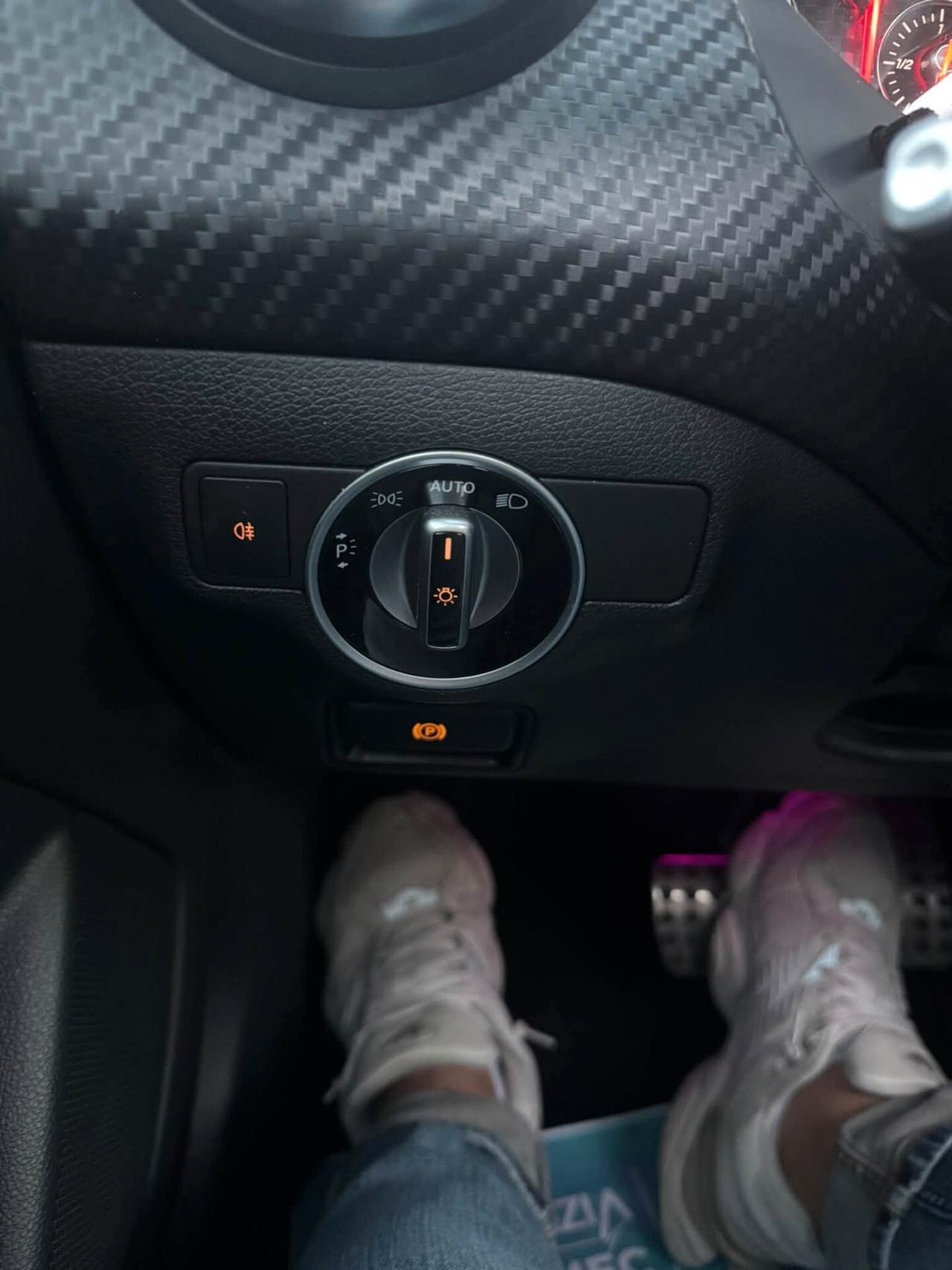 MERCEDES A220d PREMIUM AMG NIGHT EDITION (EXTRA-FULL)
